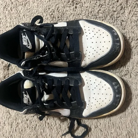 Nike Panda Dunks - Picture 3 of 6